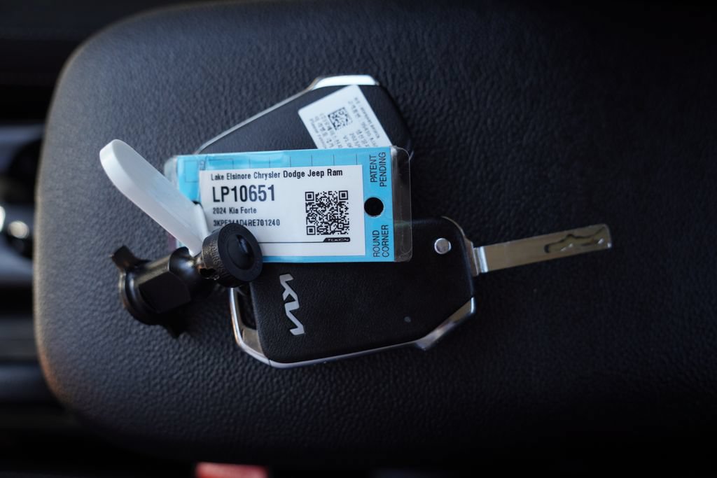 Used 2024 Kia Forte LXS w/ LXS Technology Package FWD image 40