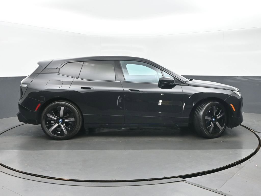 Used 2023 BMW iX xDrive50 w/ Sport Package AWD/4WD image 2