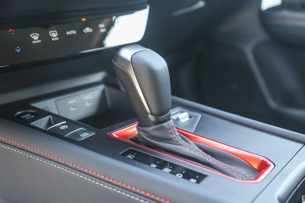 New 2026 Nissan Kicks SR FWD image 22