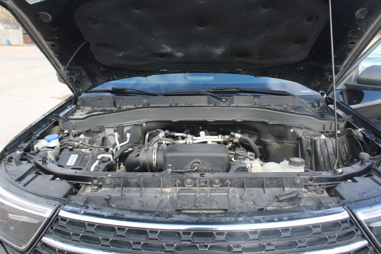 Used 2022 Ford Explorer XLT image 23