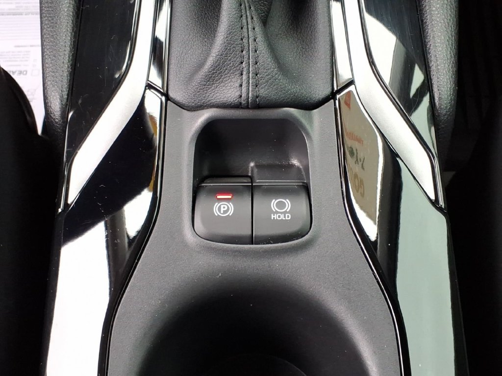 Certified 2025 Toyota Corolla Cross XLE w/ Convenience Package AWD/4WD image 15