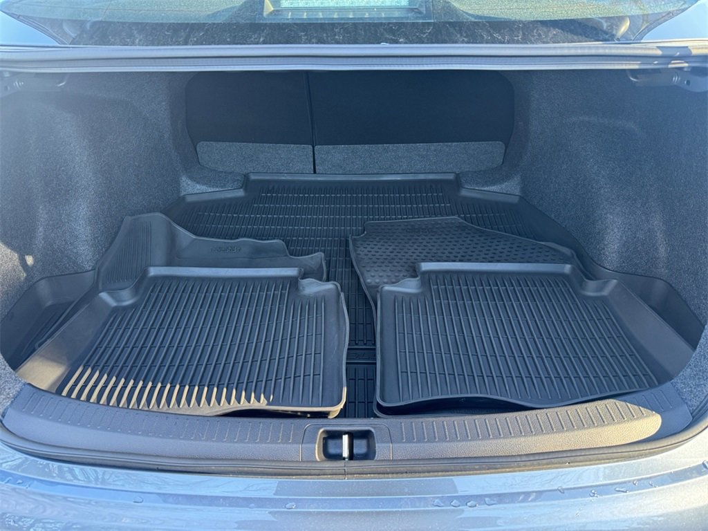 Used 2025 Toyota Corolla LE image 16