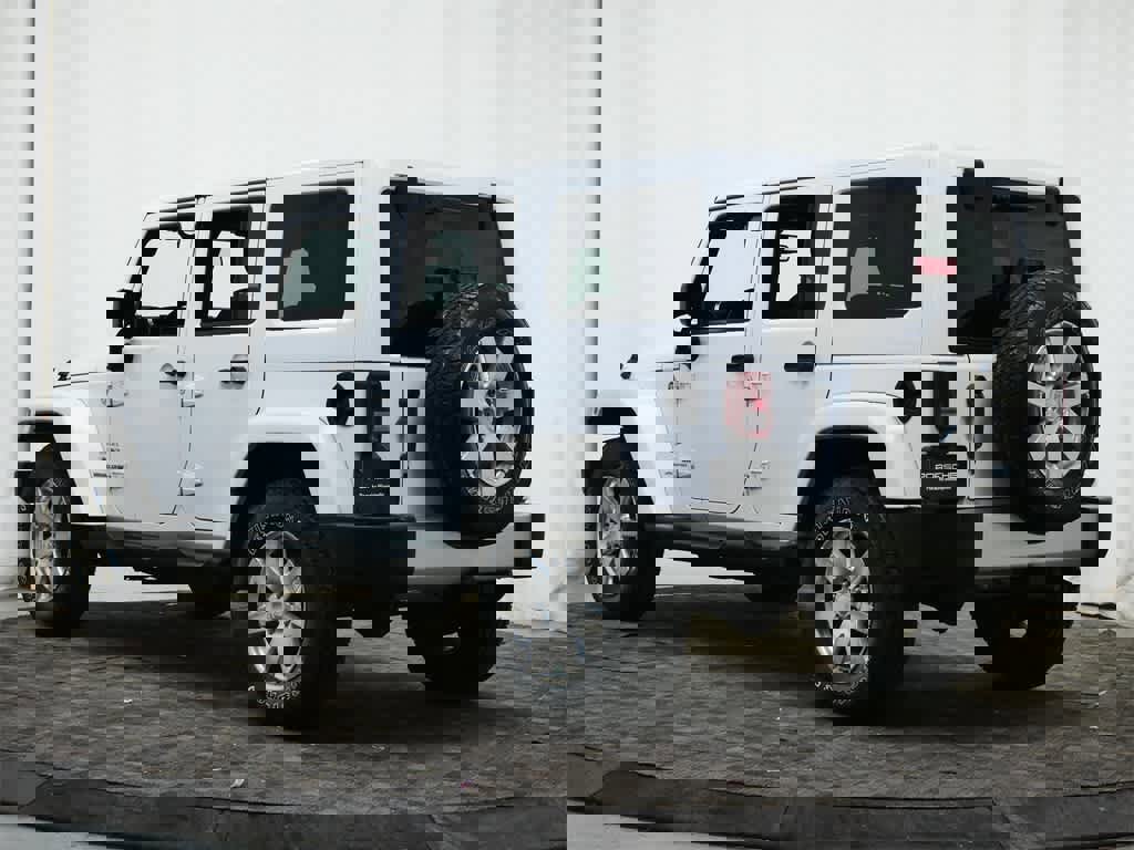 Used 2018 Jeep Wrangler Unlimited Sahara w/ Connectivity Group image 3