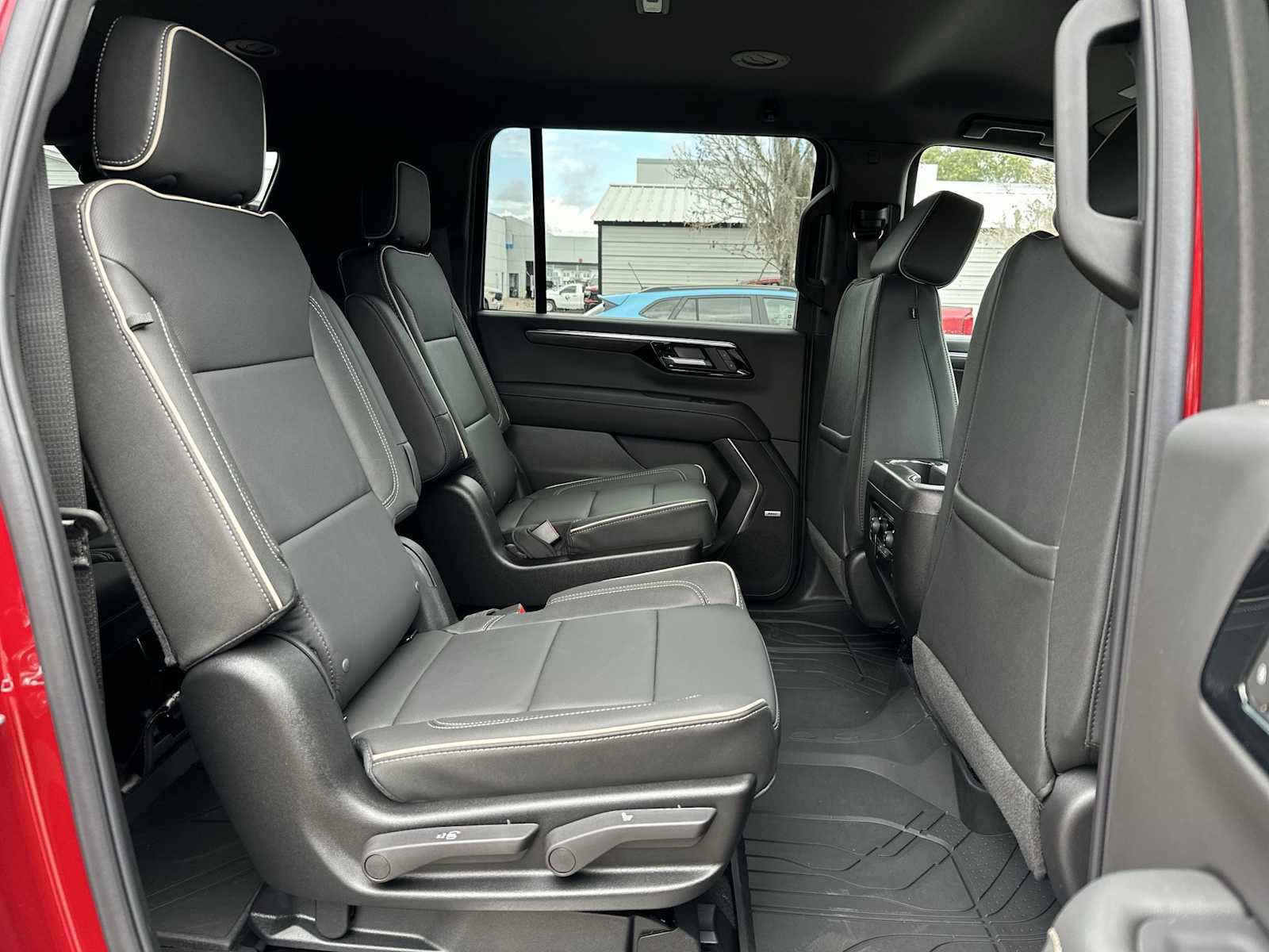 New 2026 Chevrolet Suburban Premier image 18