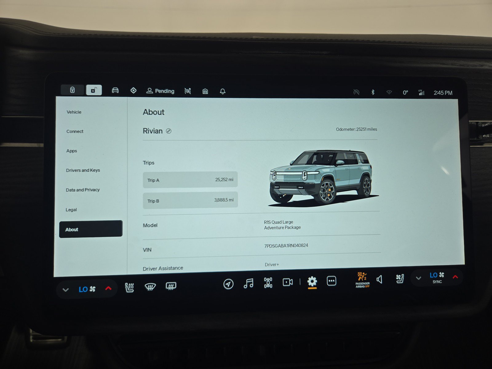 Used 2024 Rivian R1S Adventure AWD/4WD image 29