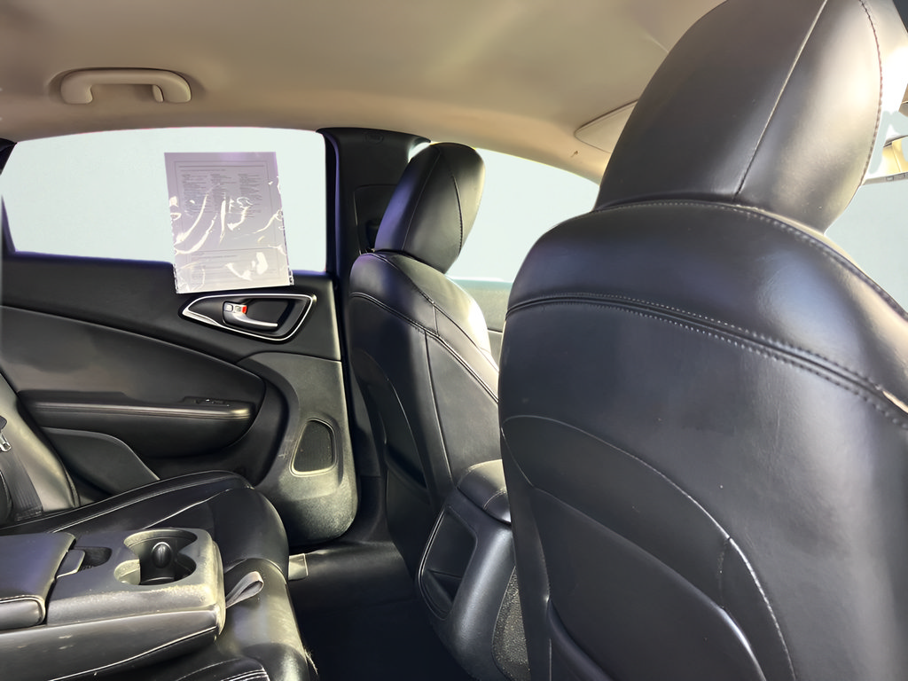 Used 2017 Chrysler 200 Limited Platinum FWD image 24