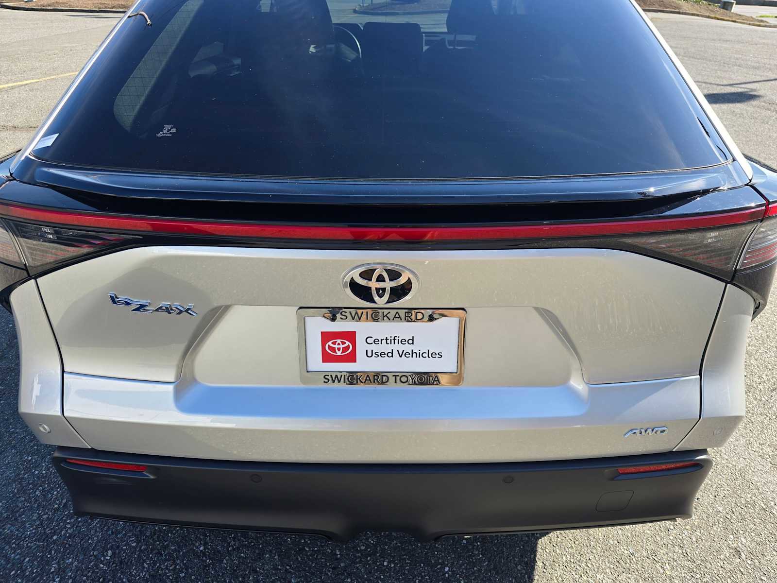 Used 2023 Toyota bZ4X XLE w/ Weather Package image 13