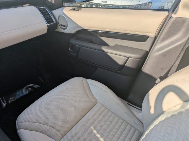 Used 2025 Land Rover Discovery S image 14