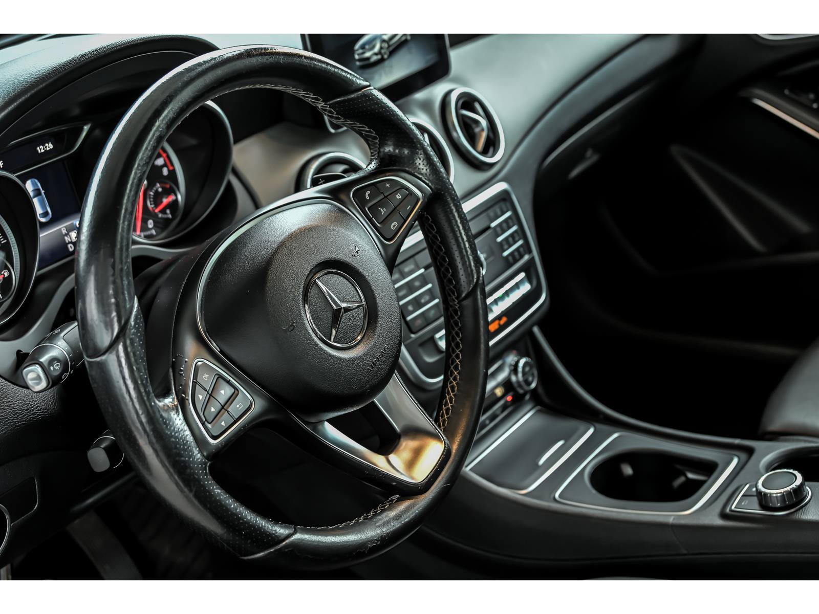 Used 2018 Mercedes-Benz CLA 250 image 15