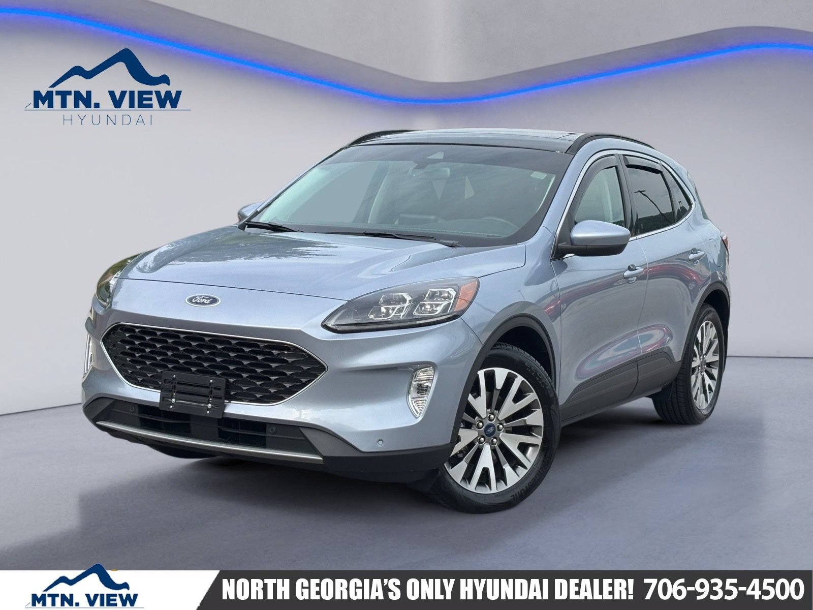 Used 2022 Ford Escape Titanium FWD image 1