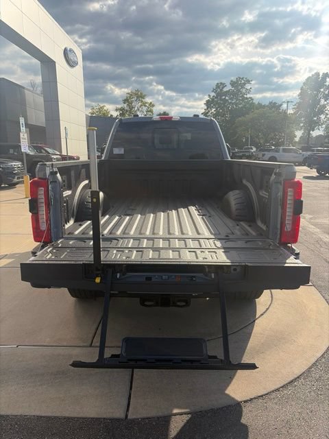 New 2026 Ford F350 Lariat w/ Black Appearance Package AWD/4WD image 15