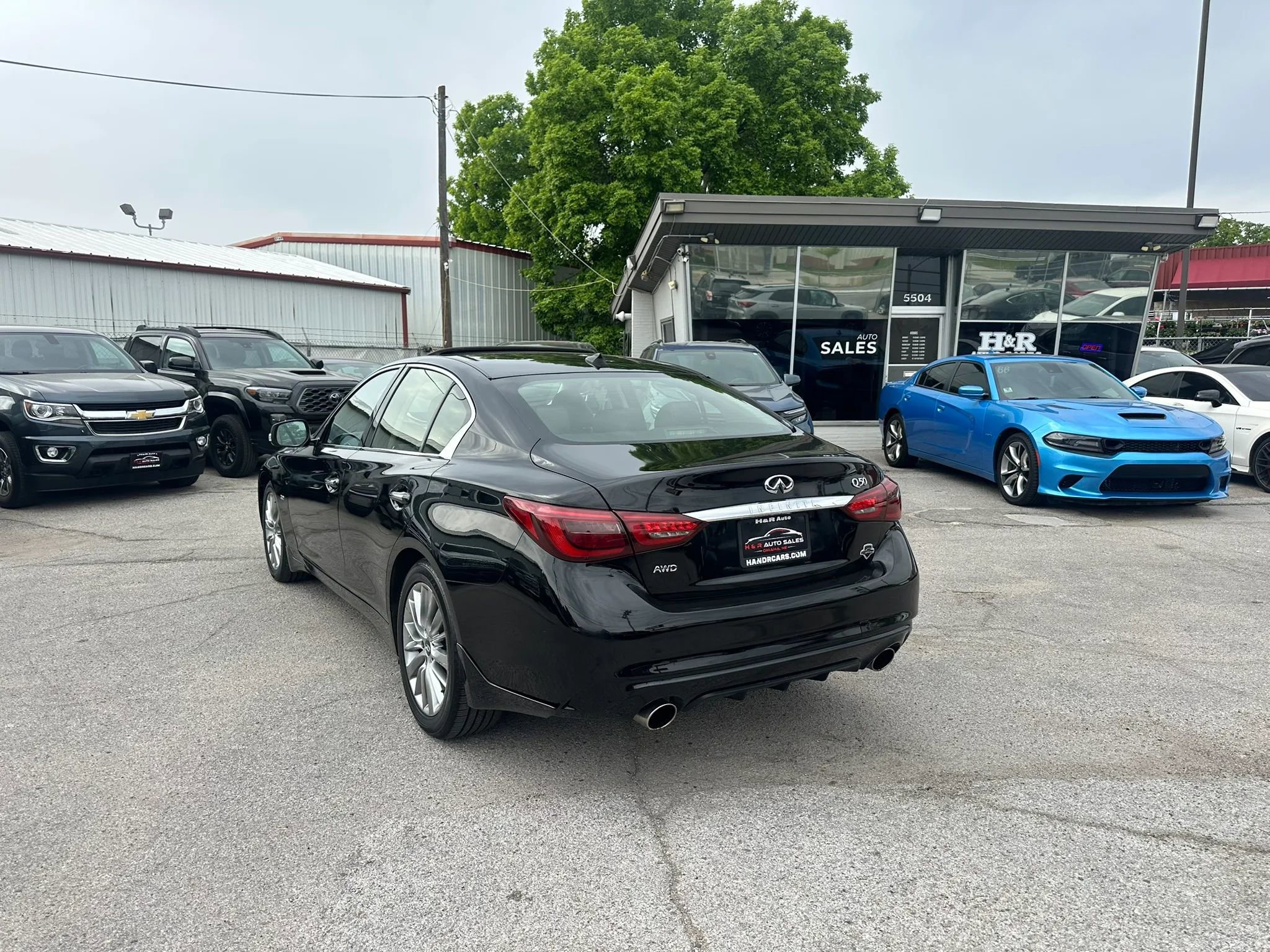 Used 2019 INFINITI Q50 Luxe w/ Essential Package (3.0T Luxe) AWD/4WD image 3