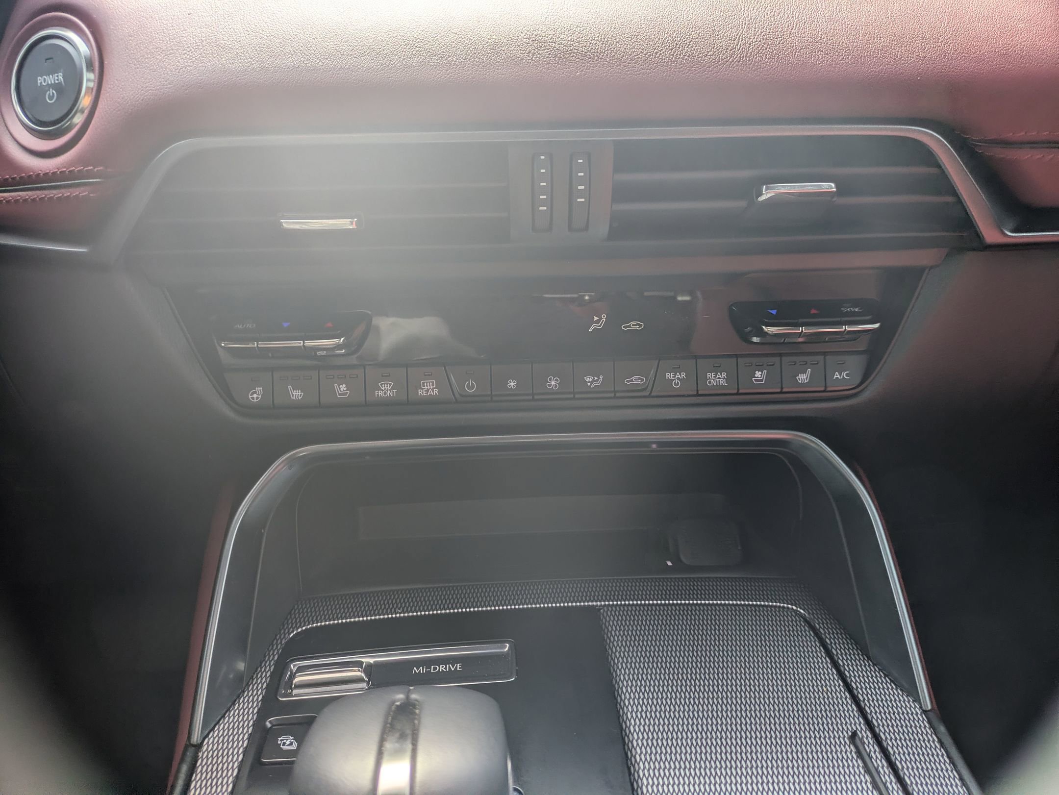 Certified 2025 MAZDA CX-70 Plug-In Hybrid w/ Premium Plus image 24