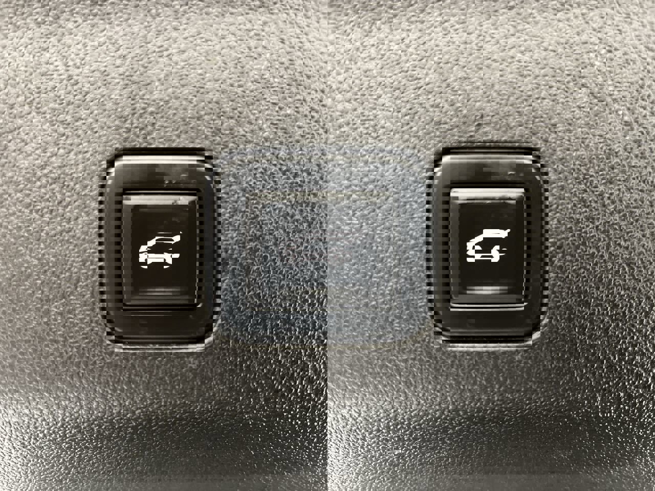 Certified 2022 Chevrolet Tahoe Z71 w/ Luxury Package AWD/4WD image 36