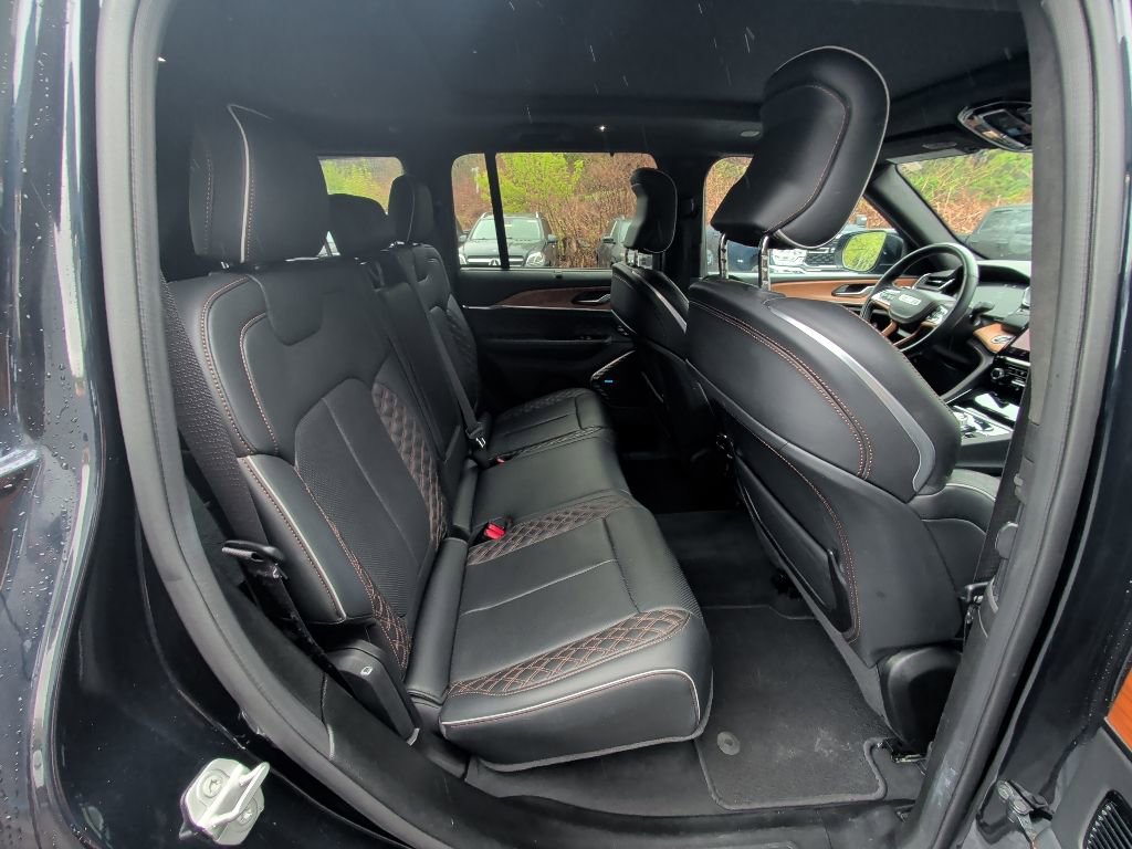 Used 2022 Jeep Grand Cherokee Summit AWD/4WD image 14
