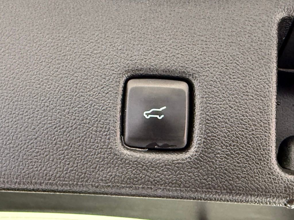 Used 2024 Ford Escape Platinum AWD/4WD image 5