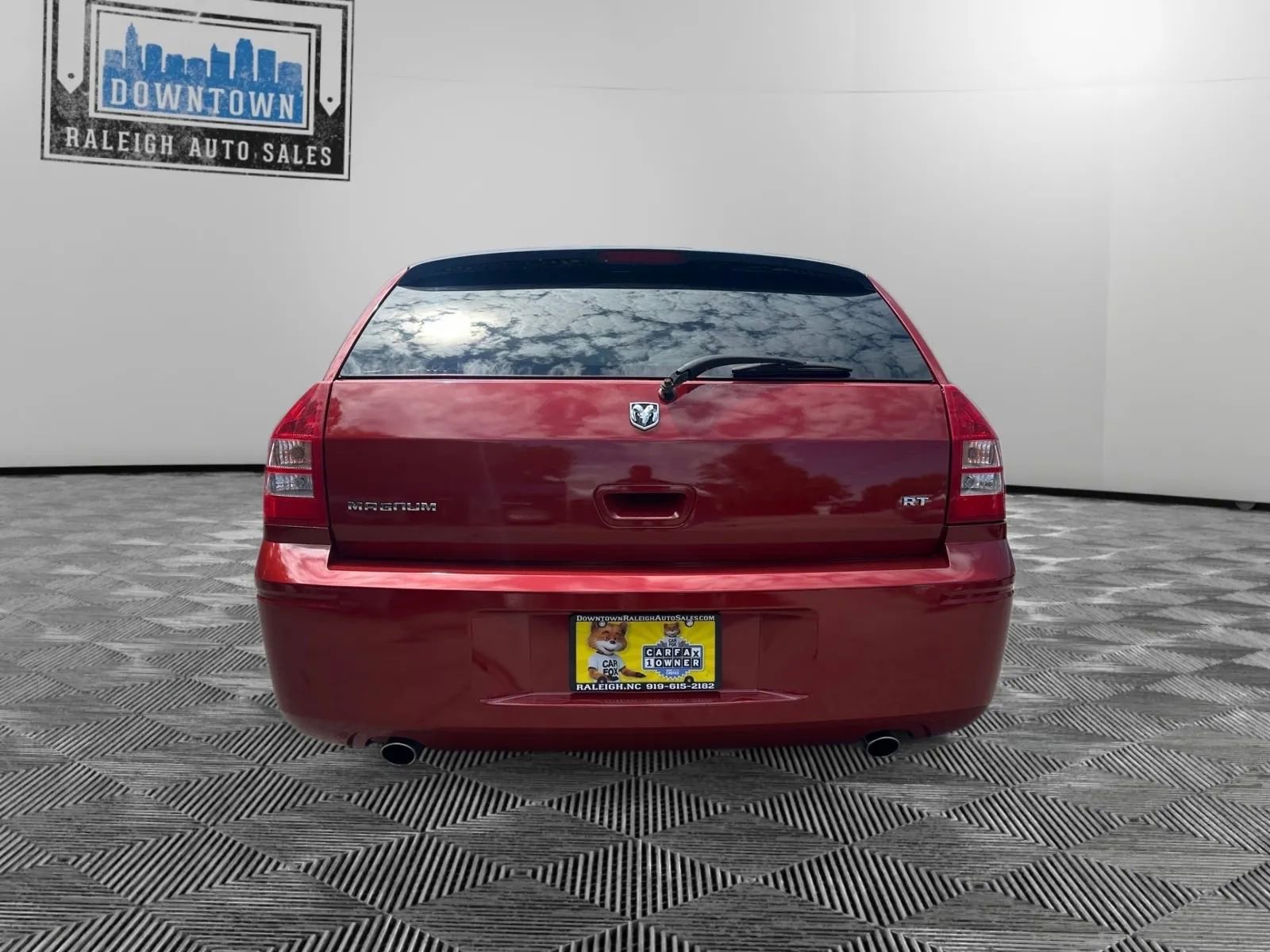 Used 2005 Dodge Magnum R/T w/ Convenience Group II RWD image 7