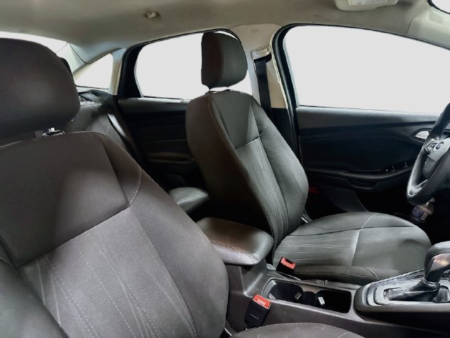 Used 2018 Ford Focus SE FWD image 19