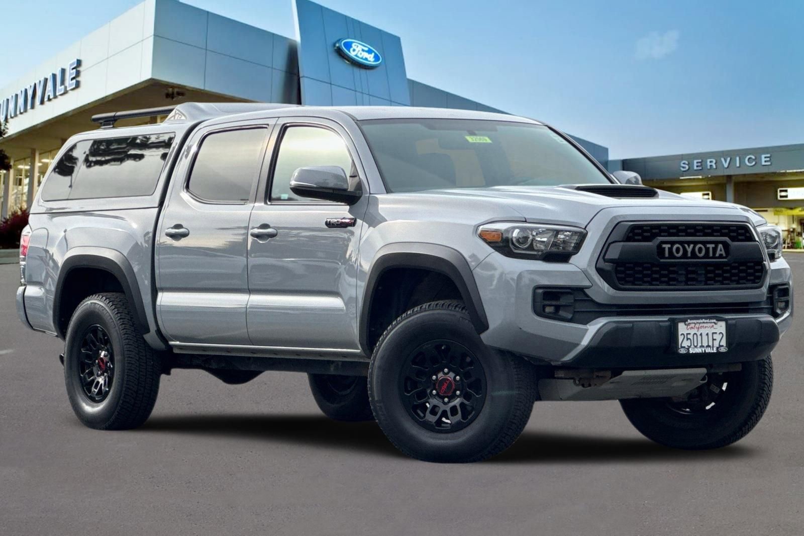 Used 2017 Toyota Tacoma TRD Pro image 2