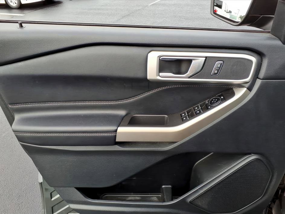 Used 2022 Ford Explorer XLT w/ Equipment Group 202A image 15