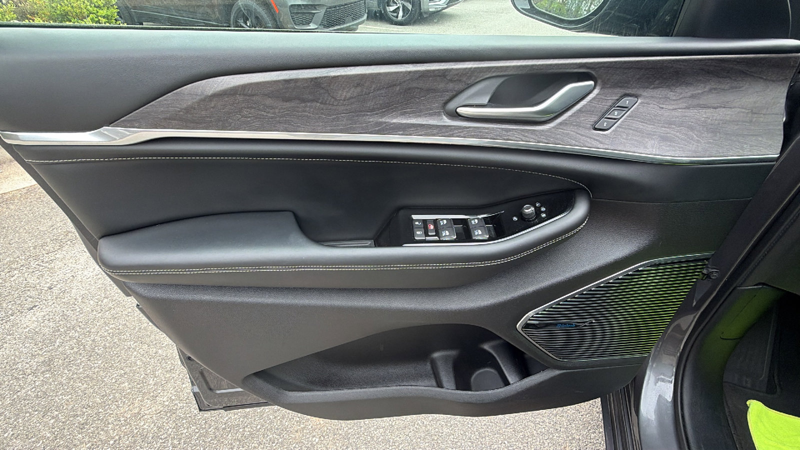 Used 2021 Jeep Grand Cherokee L Overland image 14