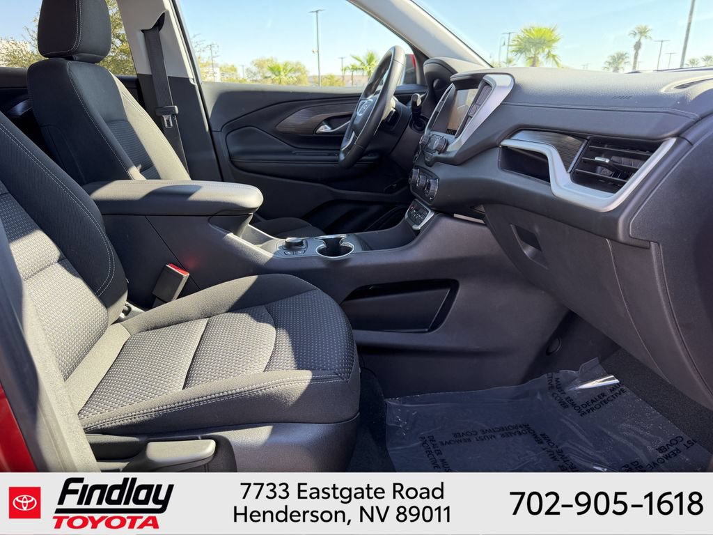 Used 2024 GMC Terrain SLE w/ Driver Convenience Package FWD image 15