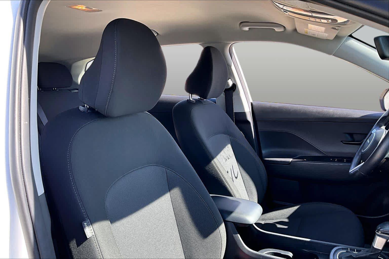 Certified 2025 Hyundai Kona SEL AWD/4WD image 9