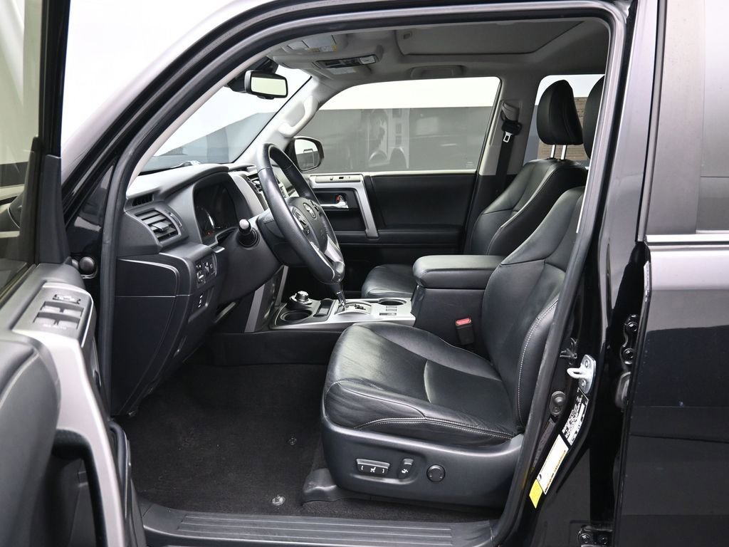 Used 2020 Toyota 4Runner Limited image 9