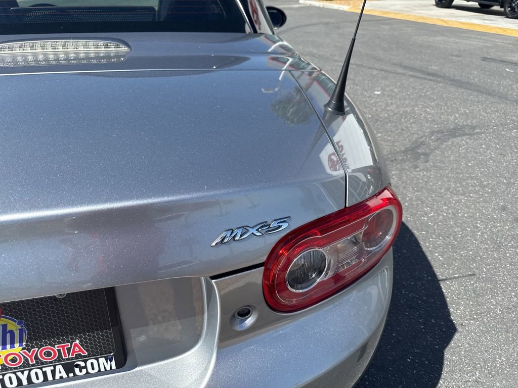 Used 2015 MAZDA MX-5 Miata Club RWD image 7