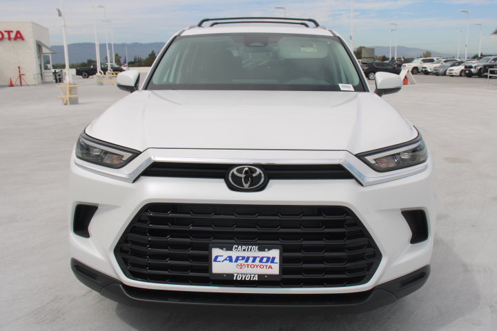 New 2026 Toyota Grand Highlander XLE FWD image 7