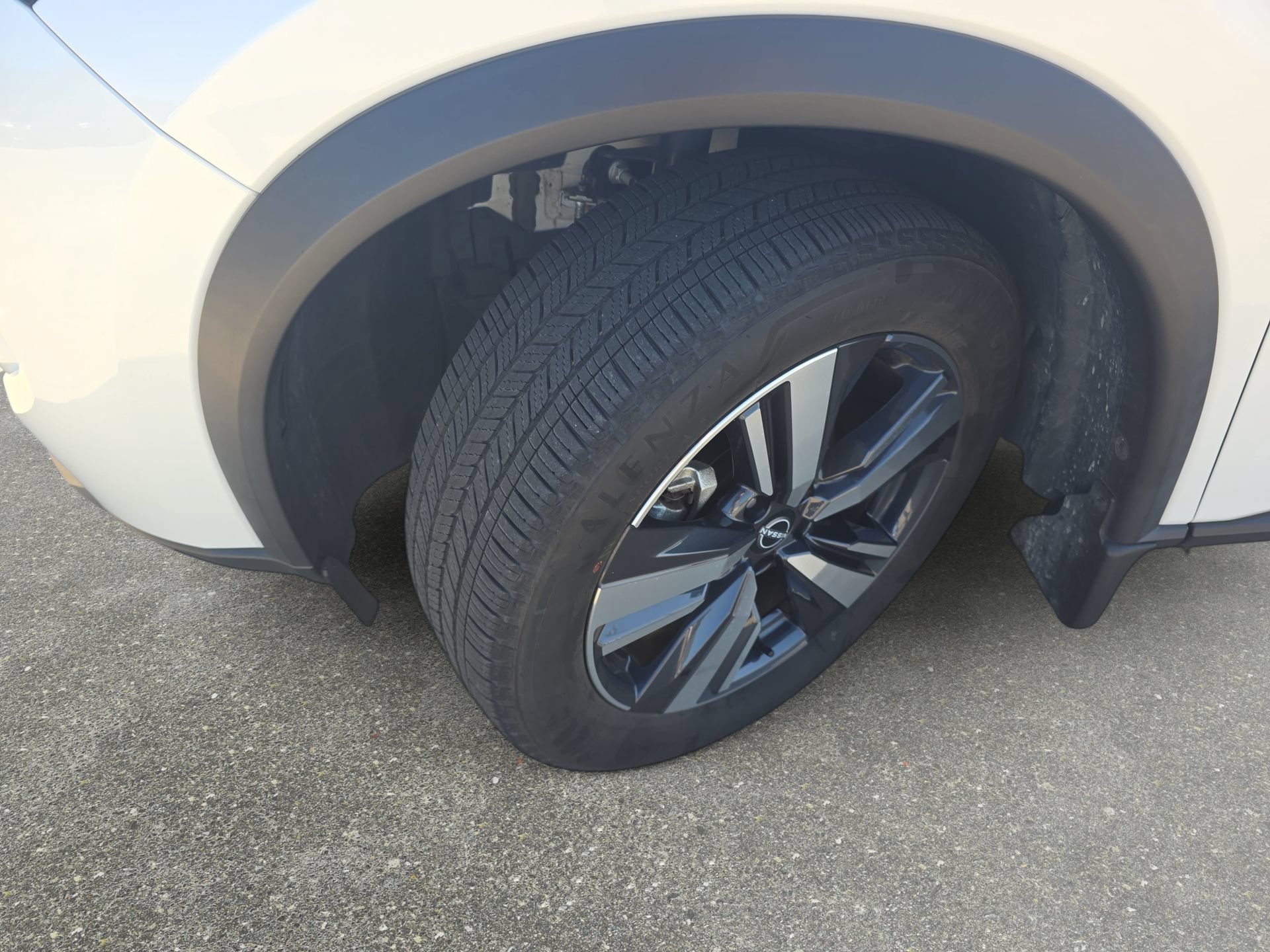 Used 2024 Nissan Rogue SL w/ SL Premium Package FWD image 31