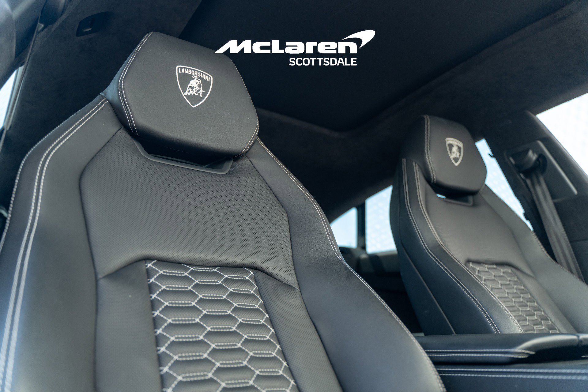 Used 2021 Lamborghini Urus AWD/4WD image 12