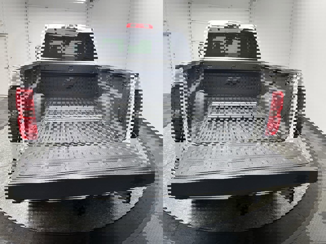 Used 2016 Chevrolet Silverado 2500 High Country w/ Duramax Plus Package image 32