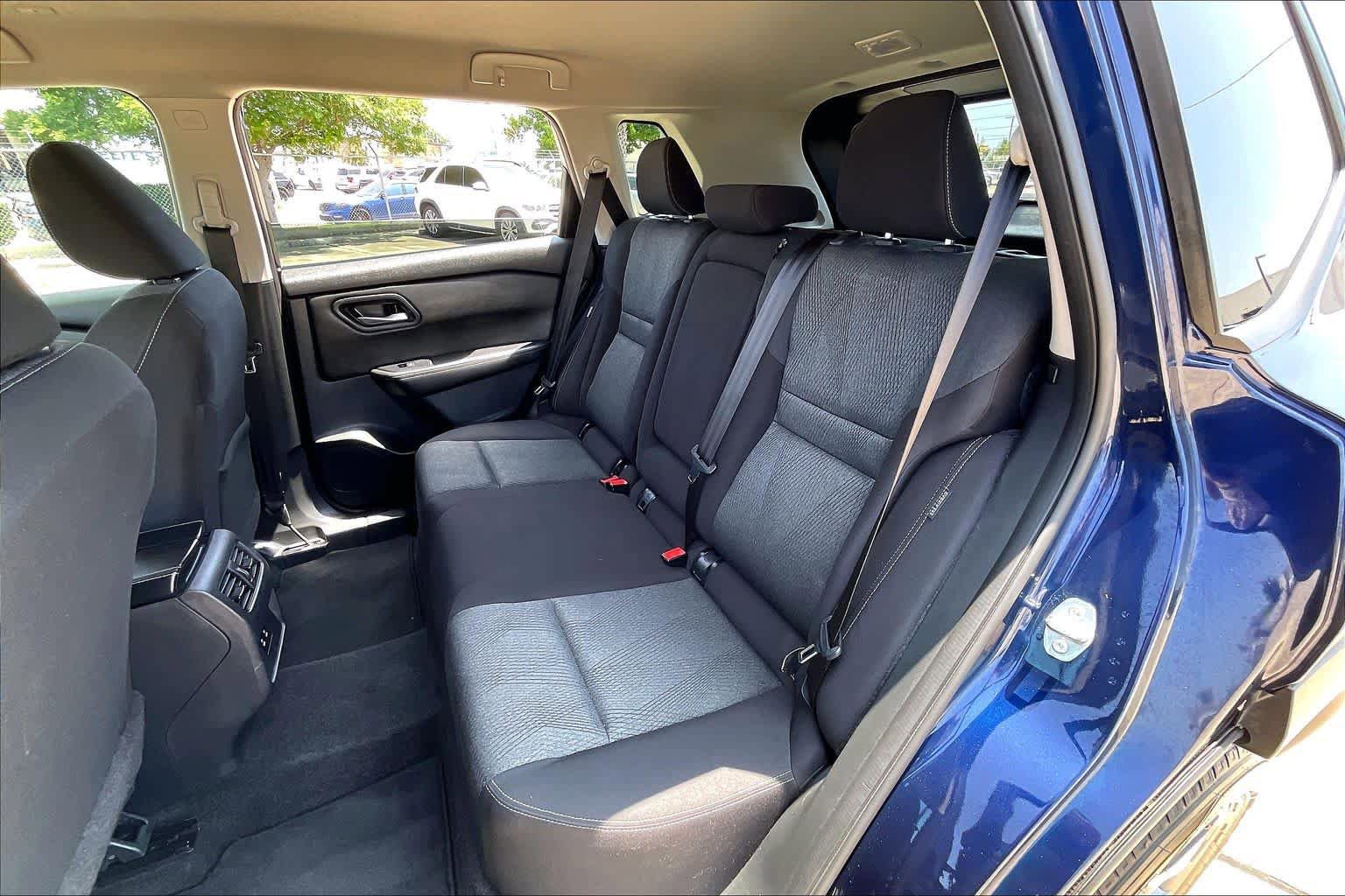 Used 2024 Nissan Rogue SV FWD image 22