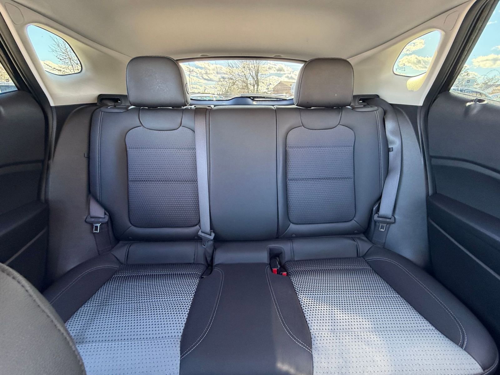 Used 2025 Chevrolet Trax LT w/ LT Convenience Package image 36