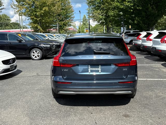 Certified 2025 Volvo V60 B5 Cross Country Plus AWD/4WD image 3