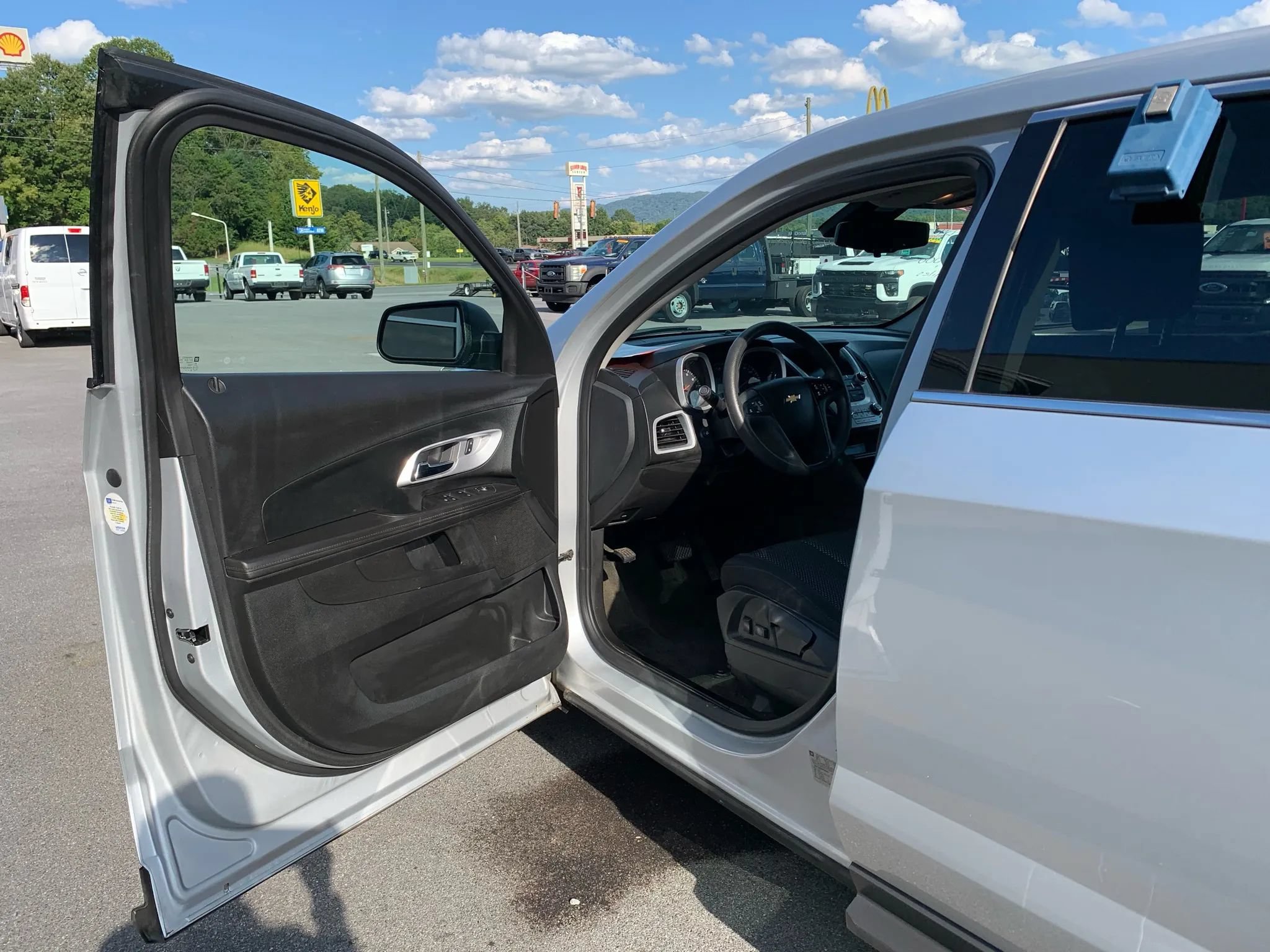Used 2017 Chevrolet Equinox LS AWD/4WD image 7