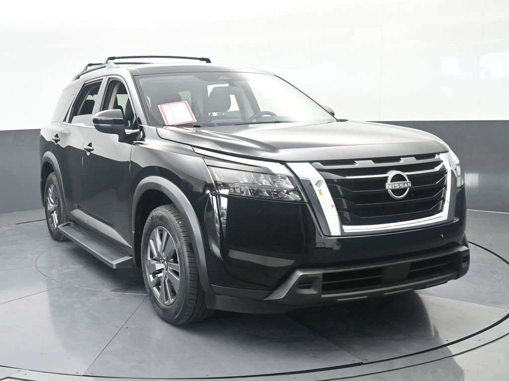 Used 2024 Nissan Pathfinder SV FWD image 9