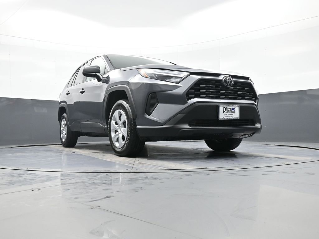 Used 2025 Toyota RAV4 LE image 27