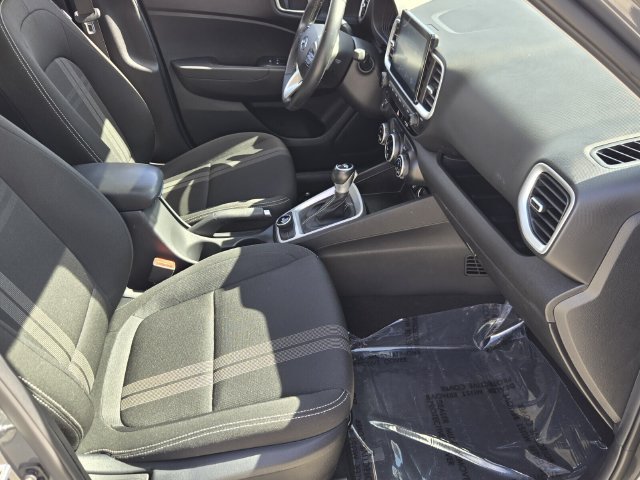 Used 2024 Hyundai Venue SEL FWD image 19