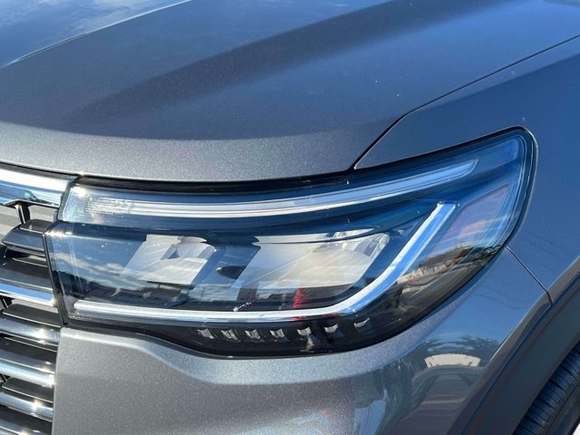 Used 2026 Ford Explorer Active AWD/4WD image 13