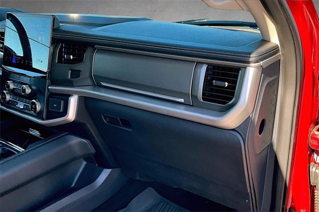 Used 2022 Ford Expedition XLT image 15