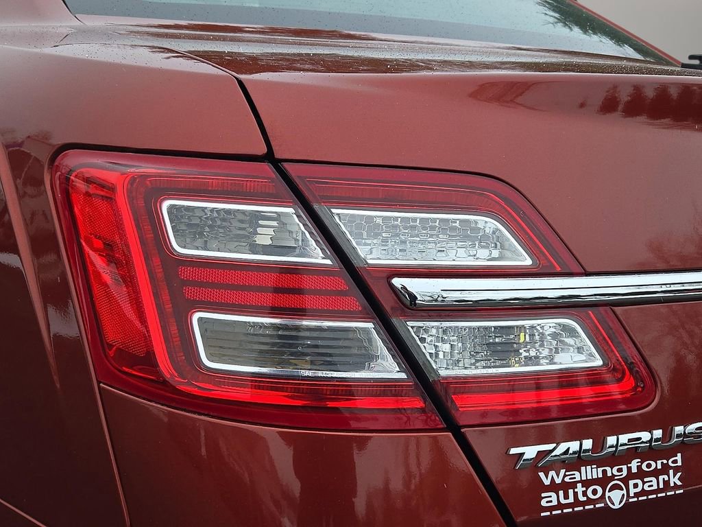 Used 2014 Ford Taurus Limited image 10