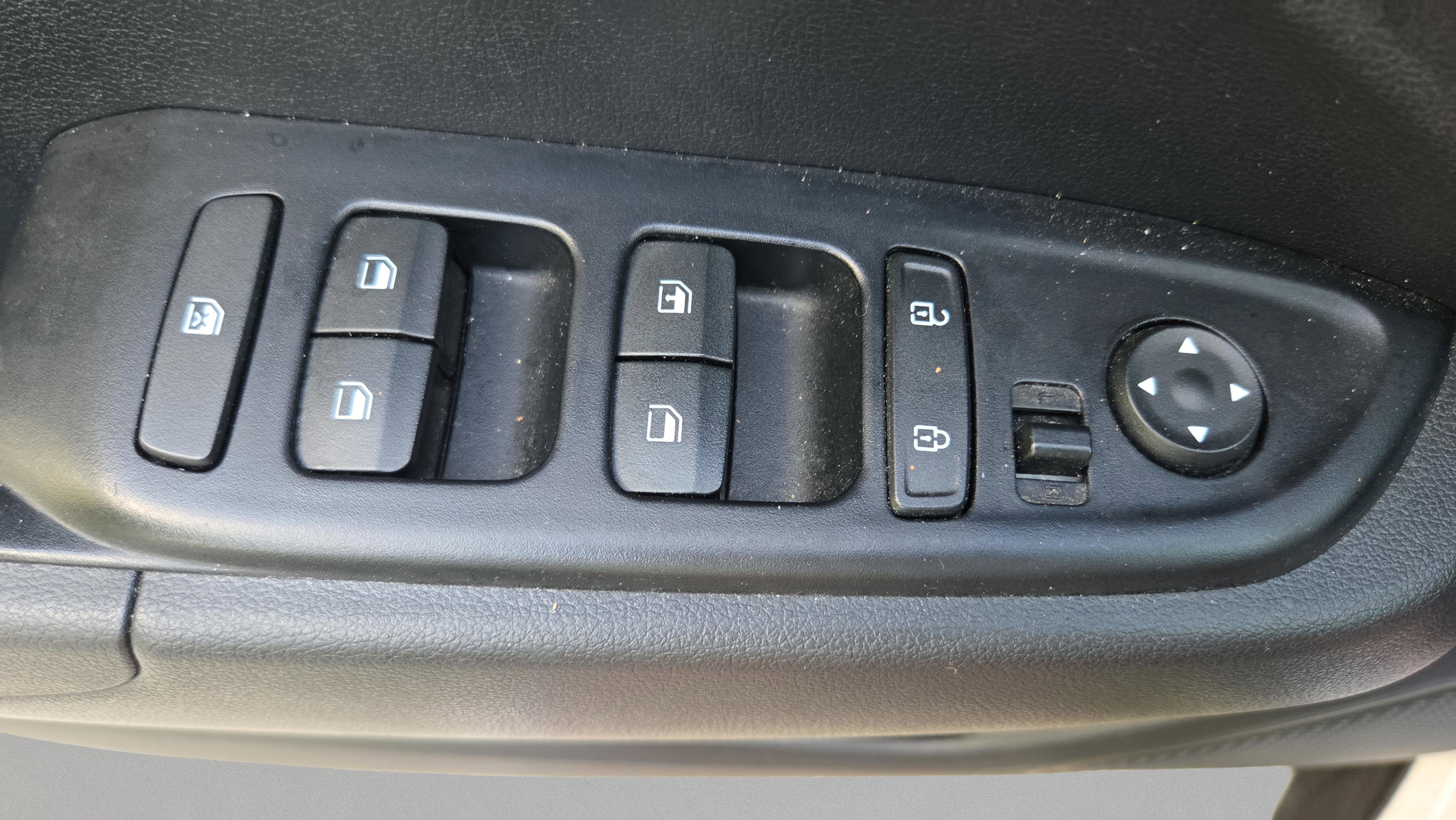 Used 2024 Hyundai Venue SE image 31