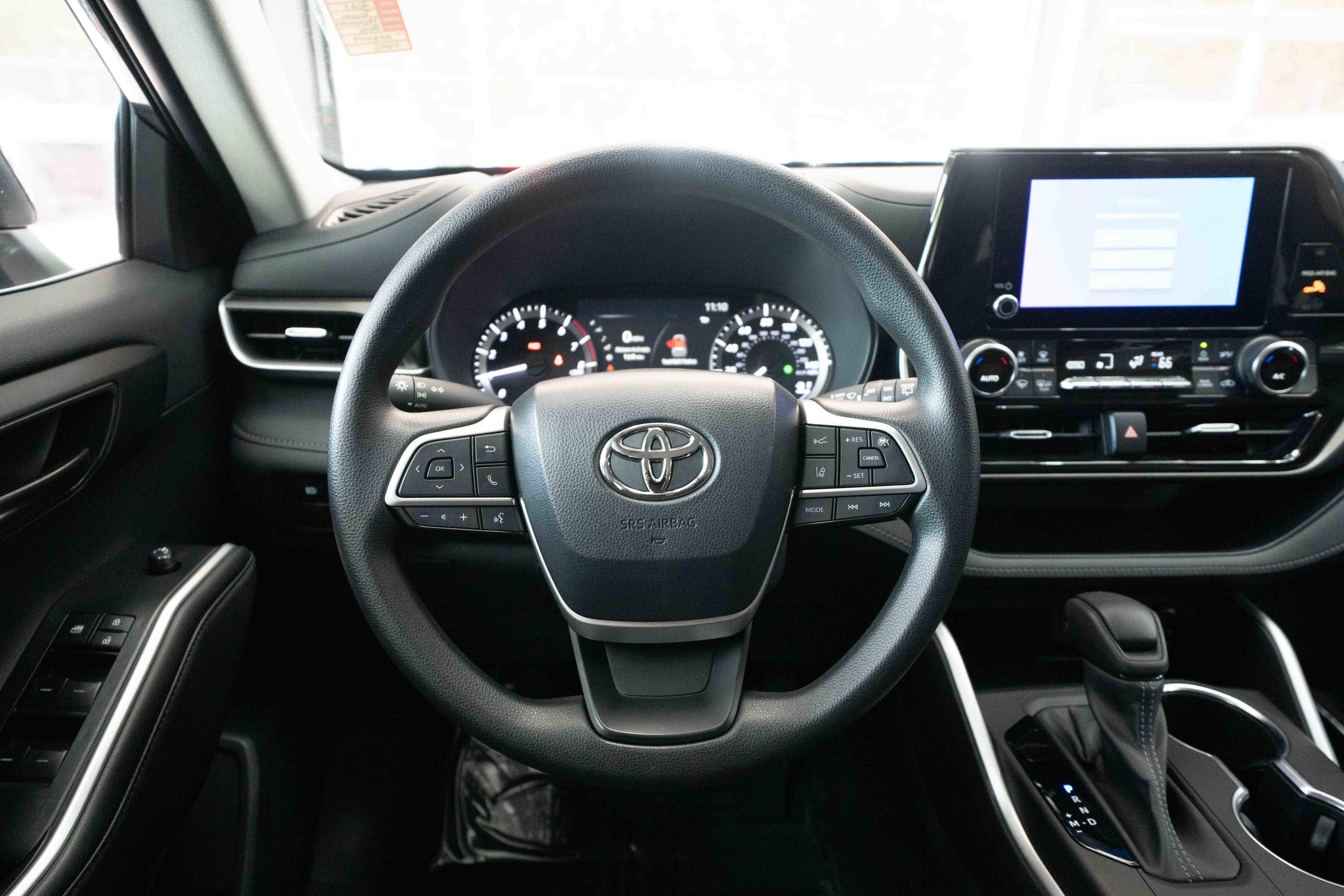 Used 2023 Toyota Highlander L image 21