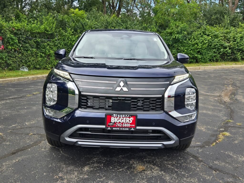 New 2026 Mitsubishi Outlander SE AWD/4WD image 2