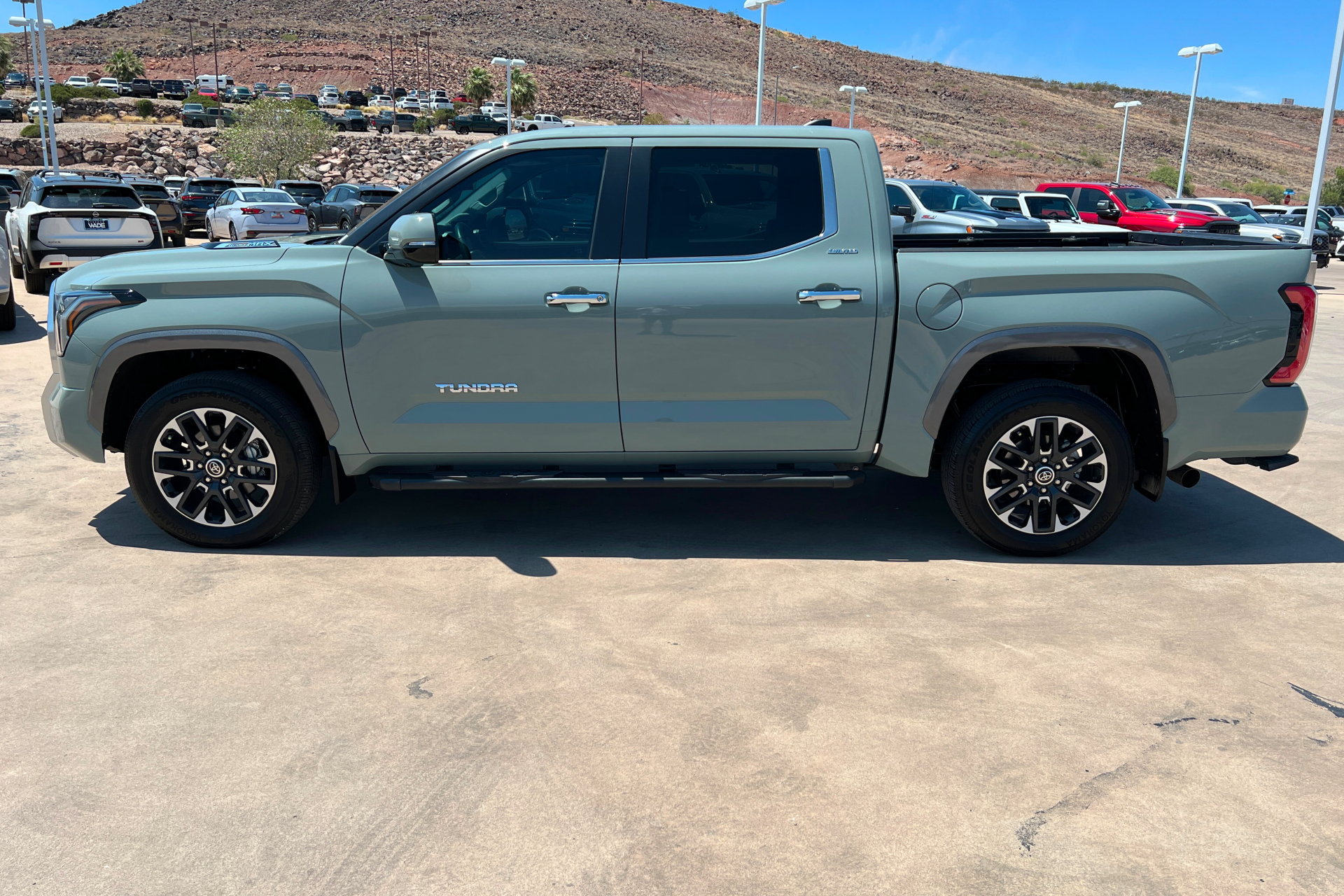 Used 2024 Toyota Tundra Limited AWD/4WD image 2
