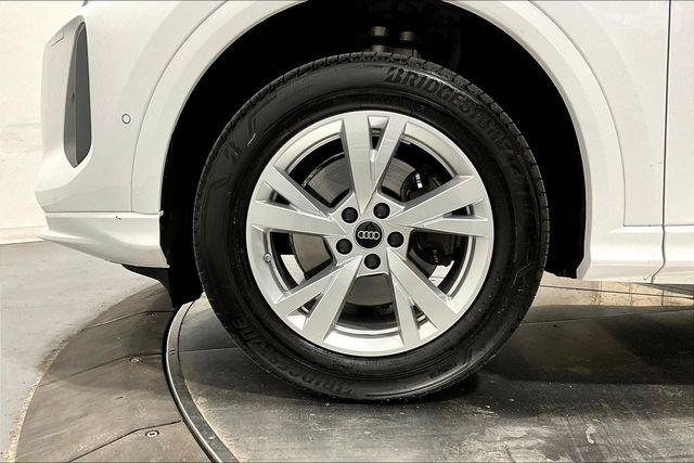 Certified 2025 Audi Q5 Premium w/ Convenience Package AWD/4WD image 8