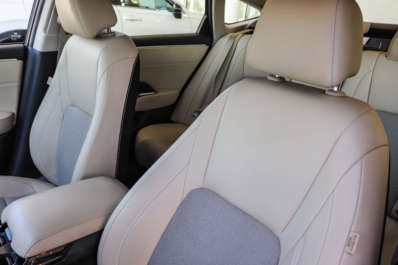 Certified 2019 Honda Clarity Plug-In Hybrid image 29