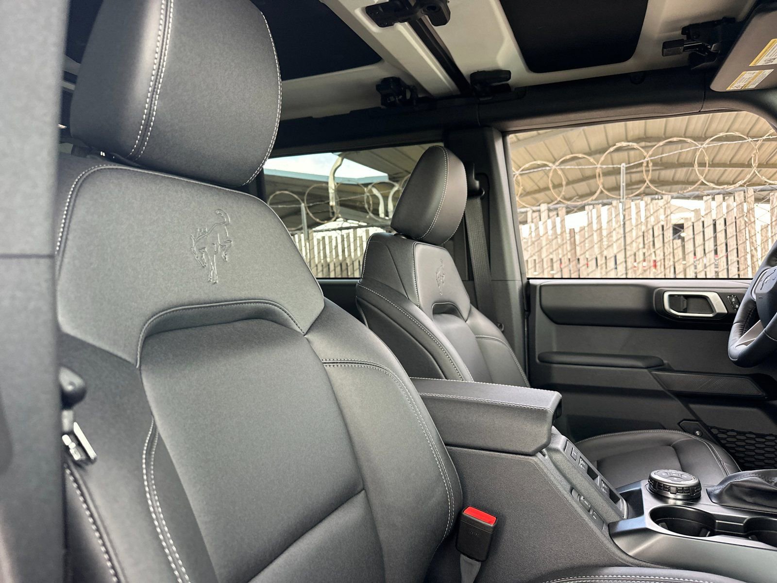 New 2025 Ford Bronco Badlands w/ Sasquatch Package AWD/4WD image 18